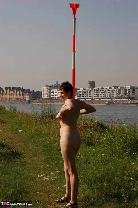 Thick European MILF Poses Nude Outdoors – photo 3 of 16