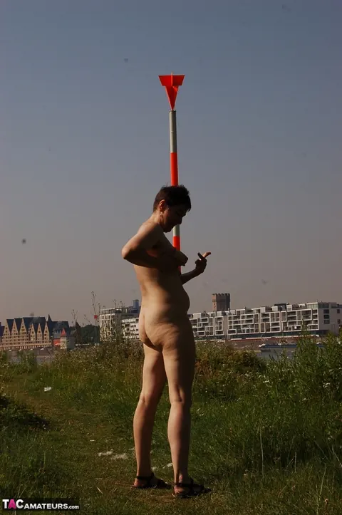 Thick European MILF Poses Nude Outdoors – photo 10 of 16