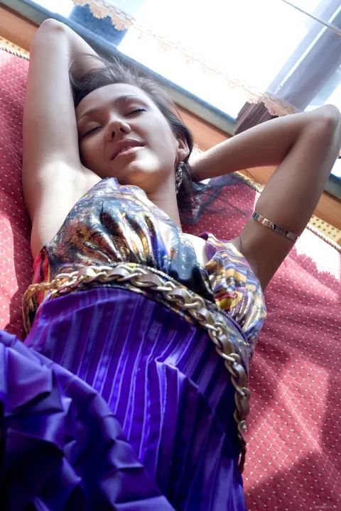 Woman in a Skirt Pulls Panties Aside and Spreads Her Legs Wide – photo 4 of 21
