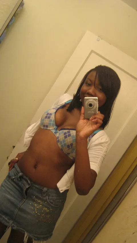 Busty Ebony Babe Fucks Her Partner and Kisses Him Deeply – photo 5 of 21