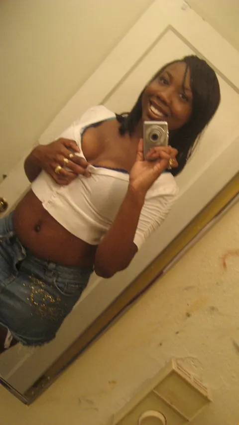 Busty Ebony Babe Fucks Her Partner and Kisses Him Deeply – photo 2 of 21