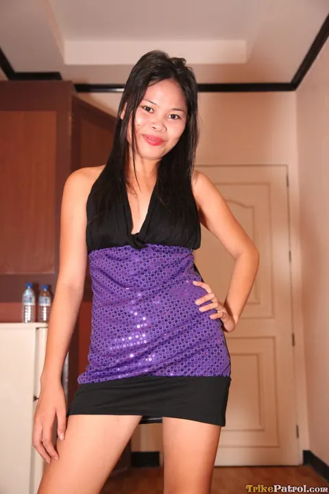 Filipina Shows Her Hairy Pussy in a Hotel Room – photo 2 of 21