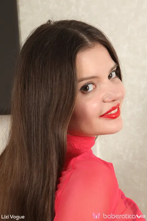 Lizi Vogue: Thick Russian Brunette Strips in the Kitchen and Spreads Her Big Ass – photo 3 of 20