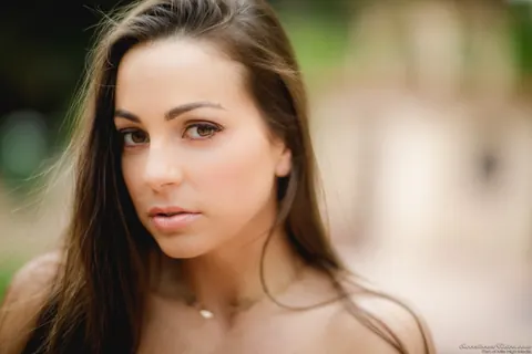 Abigail Mac: Busty Brunette Poses Outdoors in Shorts – photo 3 of 15