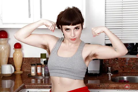Simone Delilah: Hairy Brunette in Shorts Spreads Her Pussy in the Kitchen – photo 2 of 16