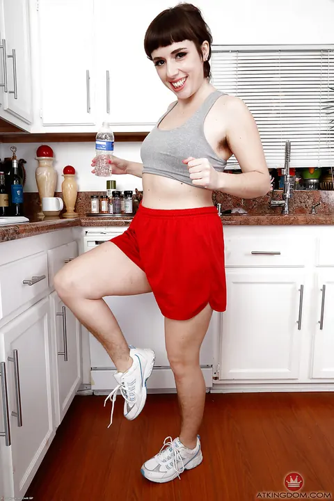 Simone Delilah: Hairy Brunette in Shorts Spreads Her Pussy in the Kitchen – photo 1 of 16