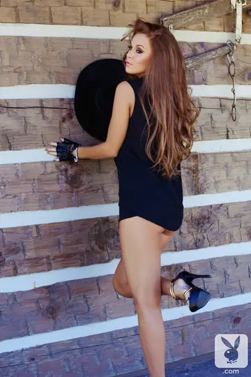 Tattooed Redhead Strips Out of Her Shorts and Heels in Public