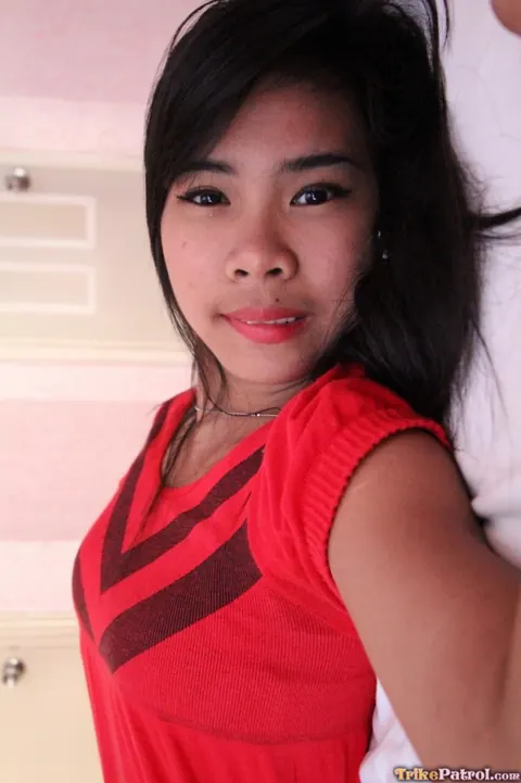 Filipina Strips and Spreads Her Hairy Pussy – photo 5 of 20