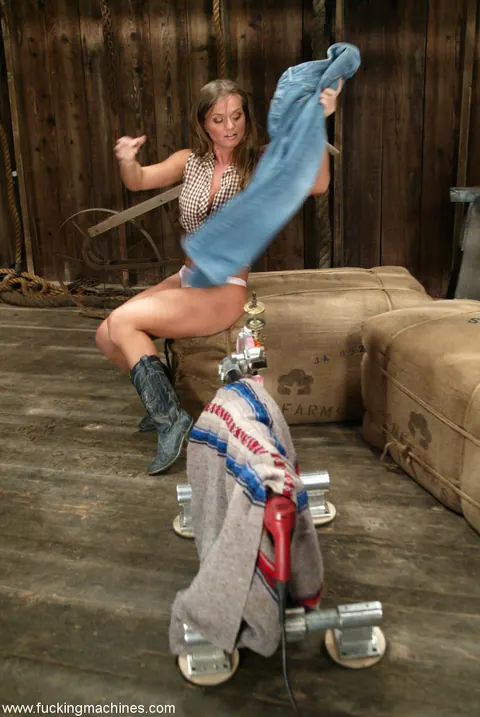 Rita Faltoyano: Hungarian MILF in Boots and Jeans Spreads and Masturbates in Bondage – photo 3 of 21