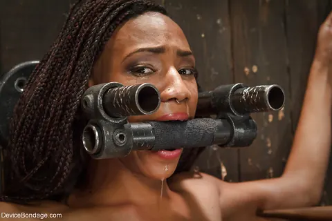 Nikki Darling: Ebony Submissive Spreads Her Pussy While Bound in BDSM Restraints – photo 4 of 16