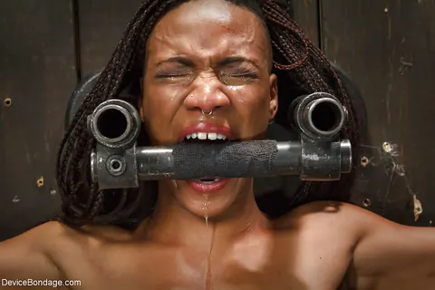 Nikki Darling: Ebony Submissive Spreads Her Pussy While Bound in BDSM Restraints – photo 5 of 16