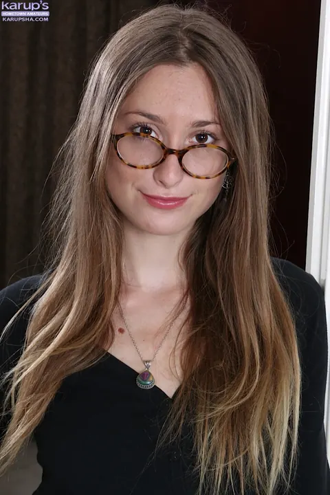 Woman in Glasses Pulls Her Panties Aside and Spreads Her Hairy Pussy – photo 1 of 15