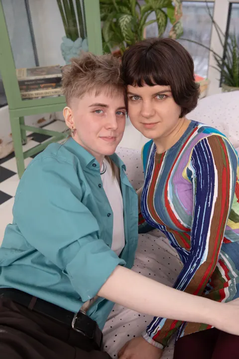 Amateur Lesbians Undress for Fingering, Licking and Fisting – photo 5 of 21