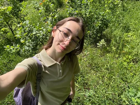 Brunette with Natural Tits and Glasses Takes a Facial Outdoors – photo 16 of 21