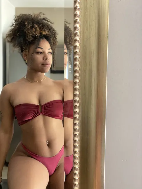 Thick Latina with a Big Ass Strips Nude and Poses – photo 8 of 14