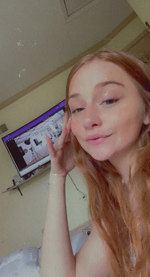 Petite Redhead Strips Out of Her Shorts – photo 1 of 21