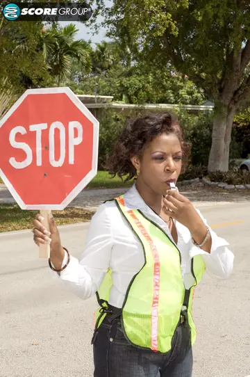 Shawna Winters – Ebony Brunette MILF Undresses for Interracial Sex