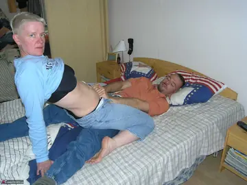 Tiffany Pearl – Curvy Mature Blonde in Lingerie and Jeans Takes a Facial