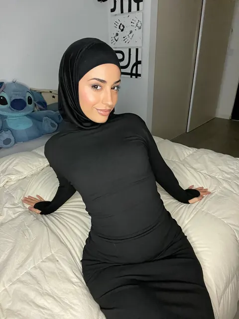 Slim Arab Woman Undresses to Show Her Natural Tits – photo 2 of 20