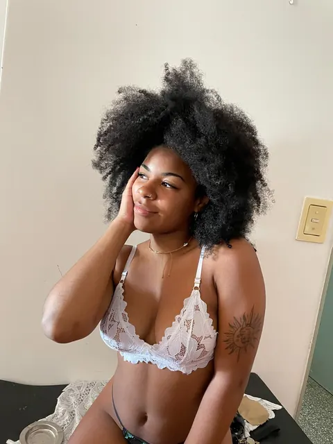 Ebony Latina Brunette Poses Naked Showing Her Body – photo 11 of 20