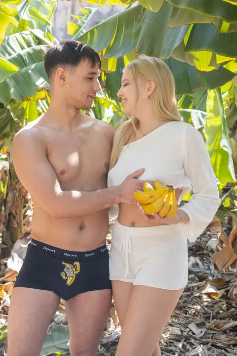 Blonde Takes Anal Outdoors and a Cumshot on Her Tits – photo 2 of 21
