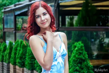 Pearl Ami – Redhead Strips Out of Her Skirt and Spreads Her Shaved Pussy on the Bed