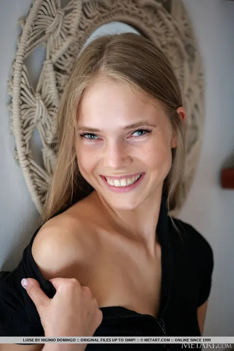 Blonde Babe Strips Out of Her Skirt to Spread – photo 4 of 18