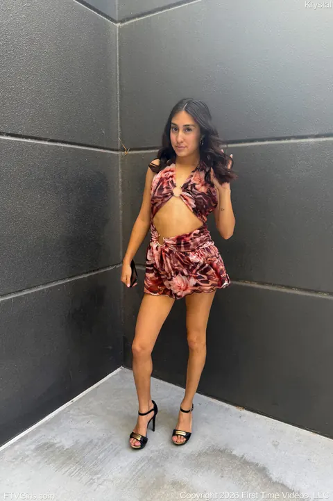Petite Latina Flashes Tits and Pussy Outdoors – photo 13 of 21