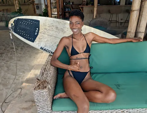 Ebony Model with Short Hair Poses Nude – photo 15 of 16