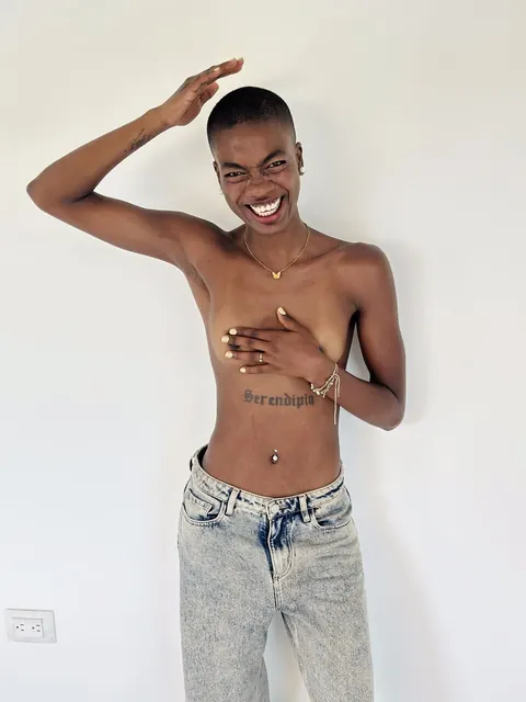 Ebony Model with Short Hair Poses Nude – photo 6 of 16