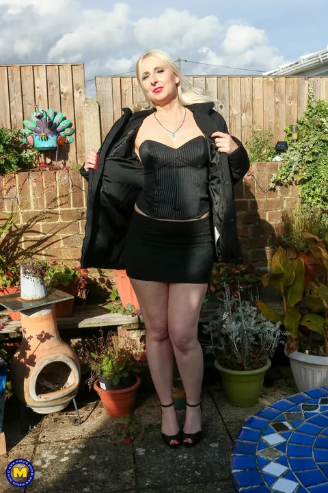 Tracey Lain: Mature Curvy Blonde Plays with a Dildo Outdoors in Lingerie – photo 2 of 16