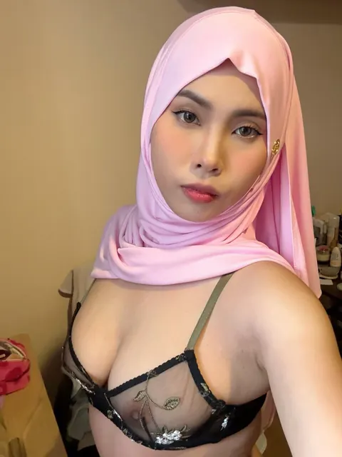 Asian Woman with Big Natural Tits Poses Nude – photo 8 of 13