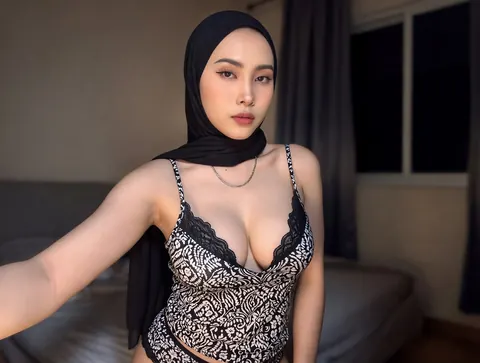 Asian Woman with Big Natural Tits Poses Nude – photo 6 of 13