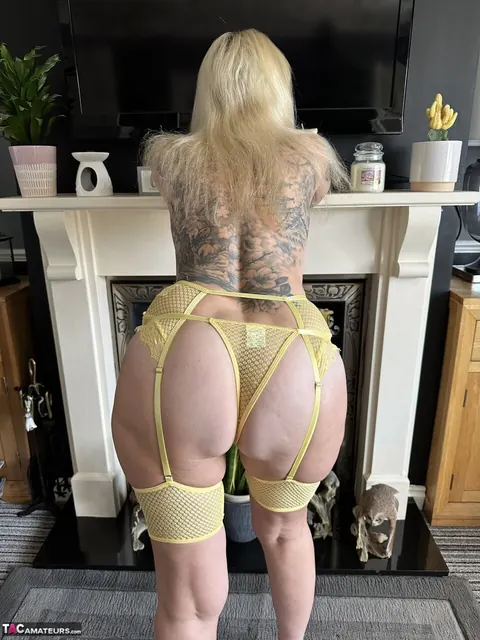 Mature BBW in Lingerie Strips and Spreads Wide – photo 6 of 16