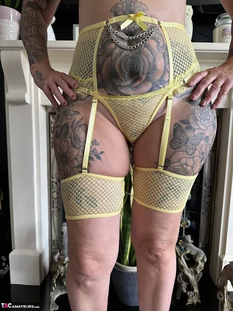 Mature BBW in Lingerie Strips and Spreads Wide – photo 4 of 16