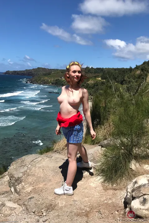 Athena Rayne: Redhead with Natural Tits Spreads in the Bathtub and on the Beach – photo 13 of 21