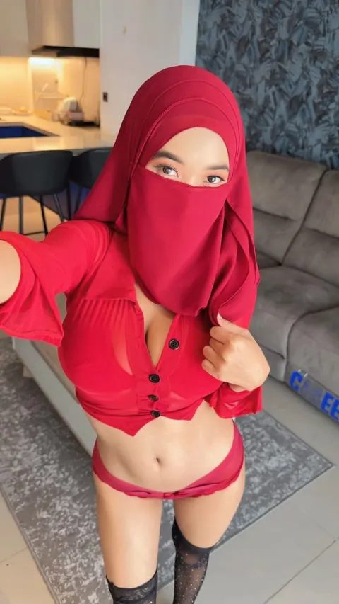 Slim Arab Model Shows Her Big Natural Tits – photo 17 of 19