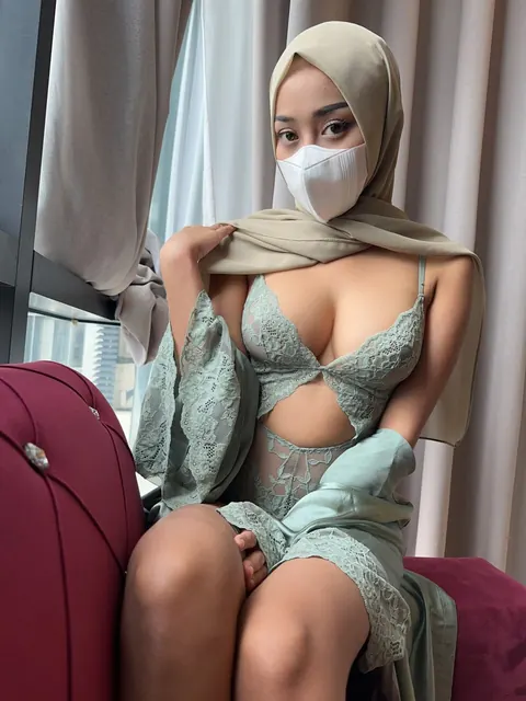 Slim Arab Woman with Enhanced Tits Poses in Lingerie – photo 6 of 13