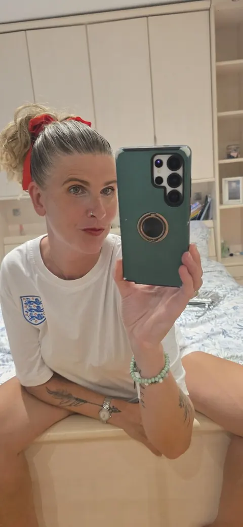 MILF with Piercing Takes Nude Mirror Selfie – photo 9 of 10