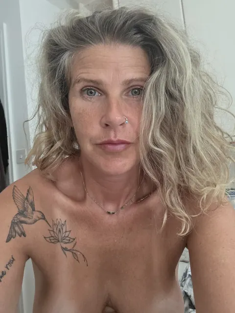 Blonde MILF with a Piercing Takes Nude Bedroom Selfies – photo 3 of 10