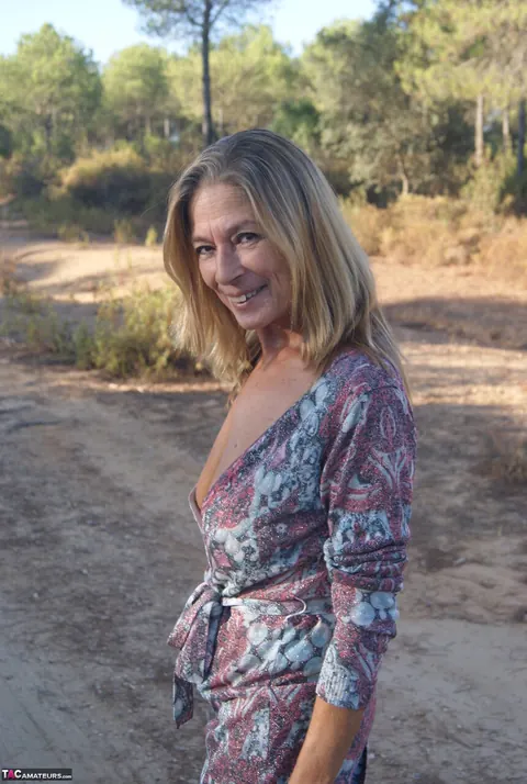 Marta Style: Mature Latina Spreads Her Hairy Pussy Outdoors in a Bikini – photo 4 of 16