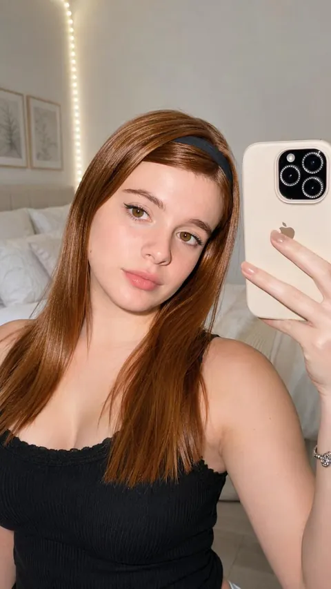 Slim Redhead with Big Tits Takes a Nude Selfie – photo 16 of 20