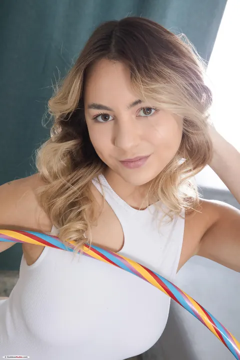Ariana Regent: Petite Blonde Strips Off Her Bodysuit and Spreads Her Pussy – photo 5 of 21