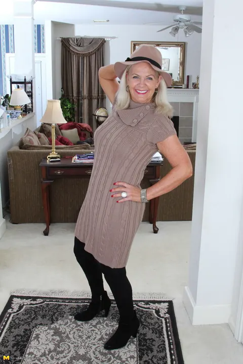 Mature Curvy Blonde Strips Out of Her Skirt and Thong – photo 3 of 16