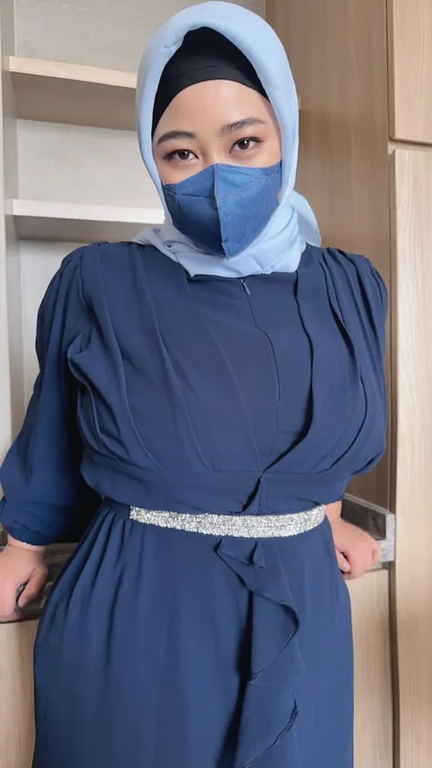 Arab BBW with Big Natural Tits Reveals Her Knockers in Panties – photo 2 of 20