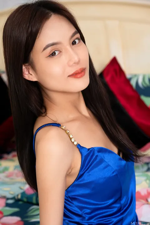 Rose Sarinz: Brunette Thai Woman Strips Out of Her Dress – photo 2 of 21