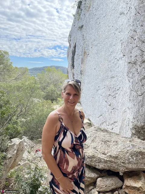 Sweet Susi: Mature Blonde MILF Hikes and Flashes Her Ass Outdoors – photo 3 of 16