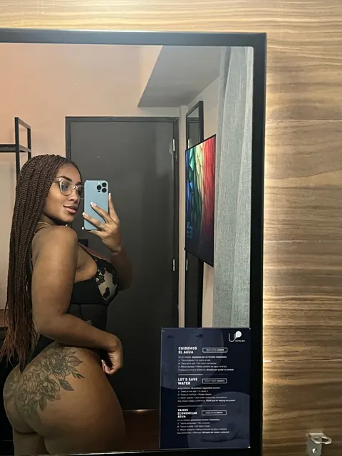 Ebony BBW in Lingerie Snaps Selfies Showing Her Big Tits and Curves – photo 5 of 20