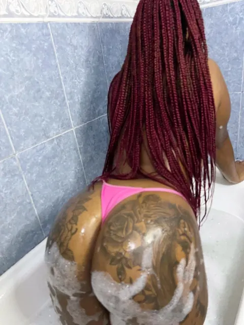 Ebony Redhead with Big Tits Poses in Lingerie Selfies – photo 5 of 20