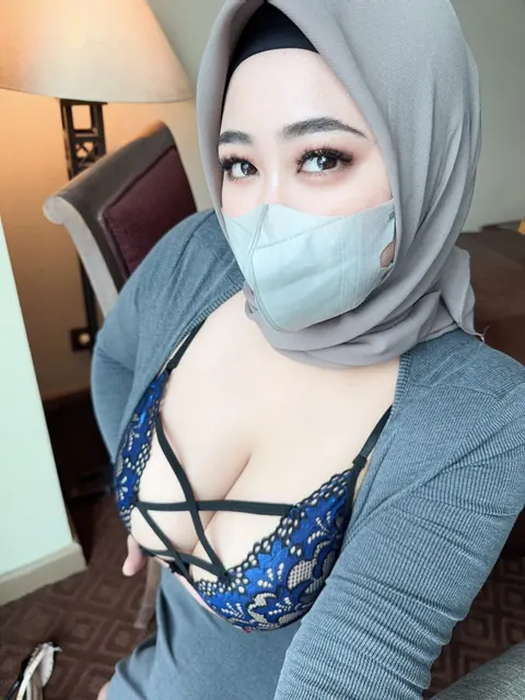 Asian Arab BBW Undresses to Reveal Her Big Natural Tits – photo 11 of 20